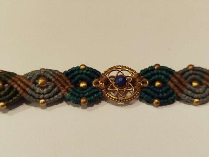 Pulsera de Macramé con Adorno y Piedra Azul Oscuro