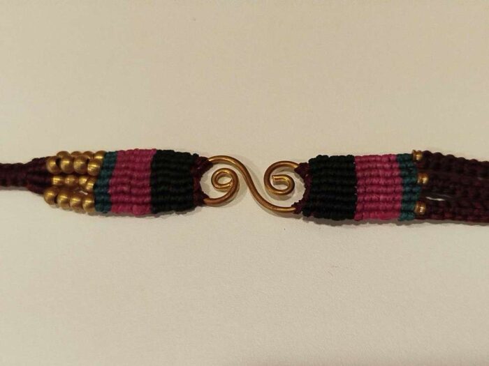Pulsera de Macramé con Doble Espiral Dorada