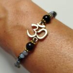 Pulseras Negra/Blanca OM