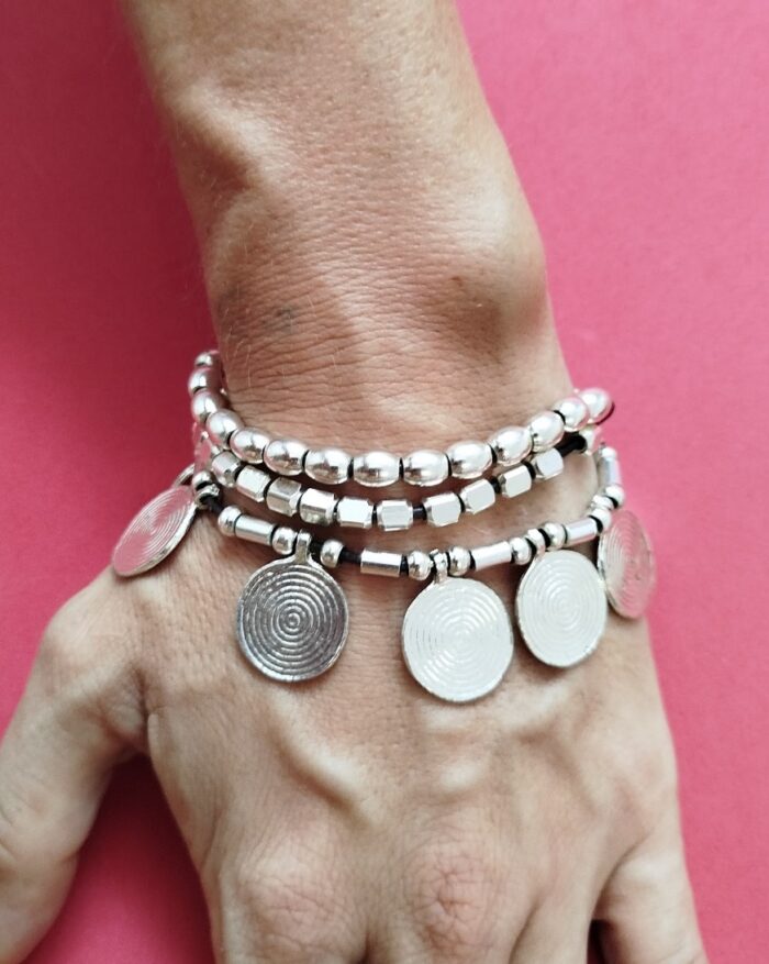 Brazalete Perlas y Medallas Baño Plata