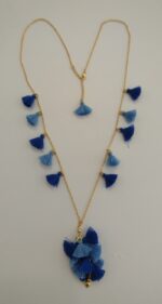 Collar Largo con Borlas