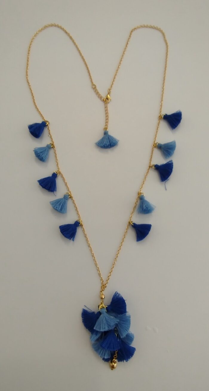 Collar Largo con Borlas