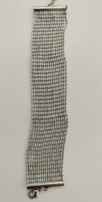 Pulsera Multicapa de Tachuelas