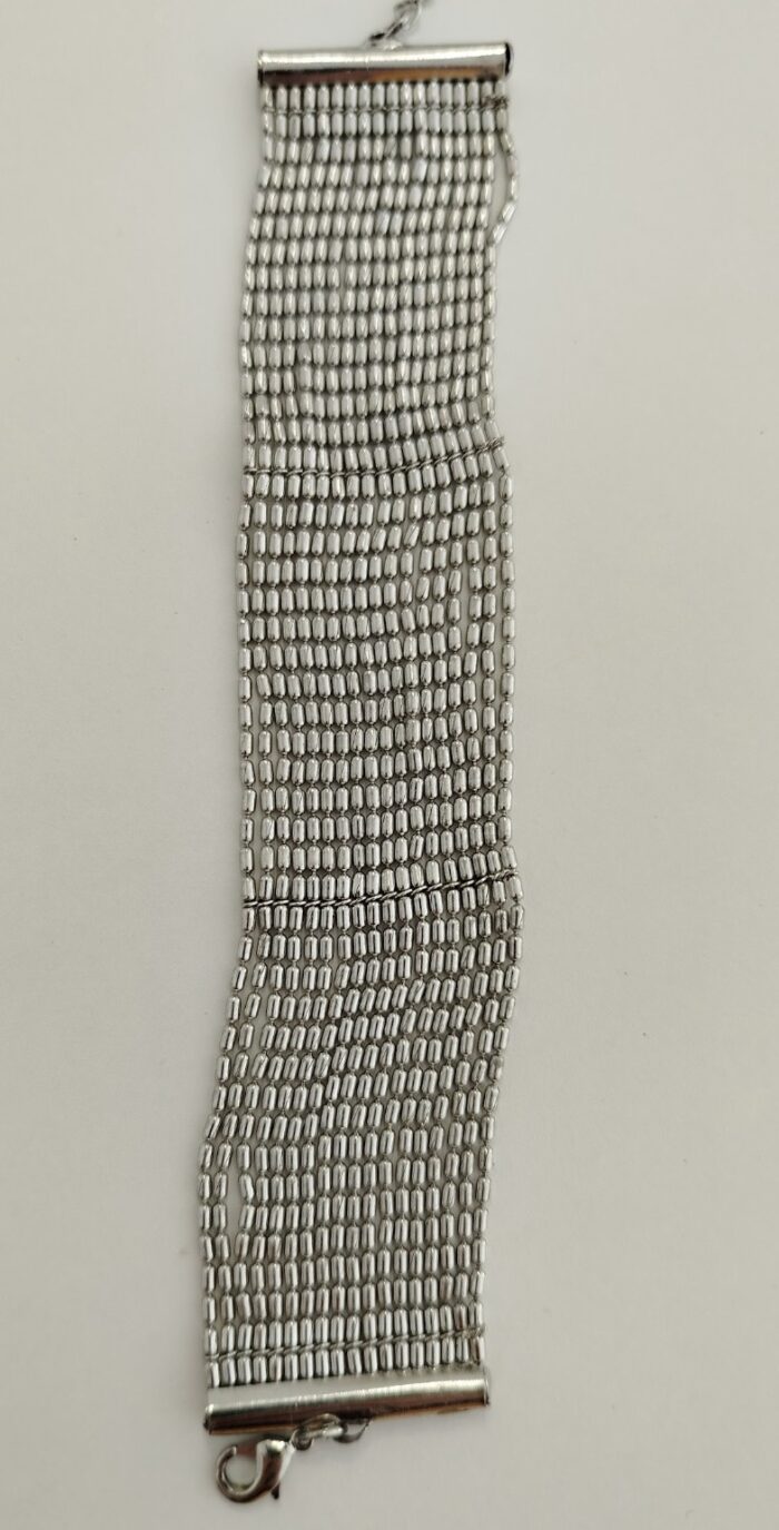 Pulsera Multicapa de Tachuelas