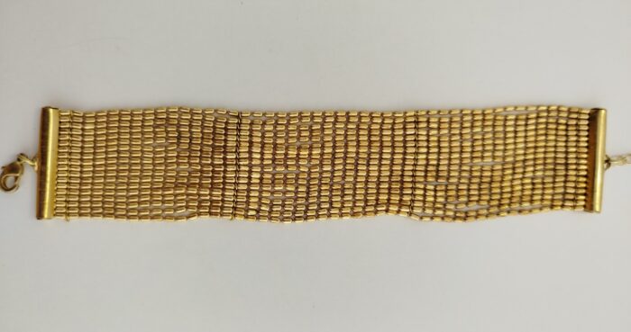 Pulsera Multicapa de Tachuelas