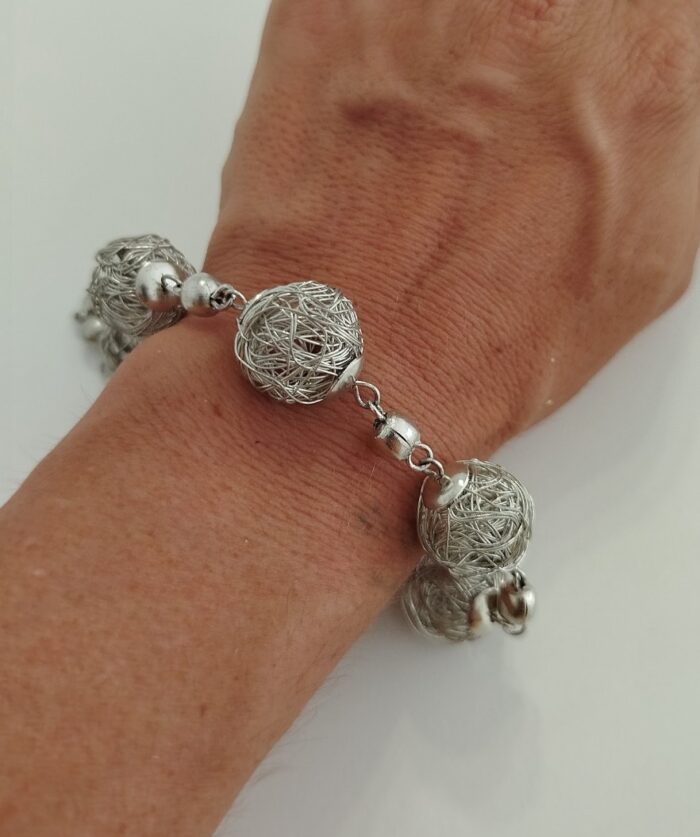 Pulsera Esferas de Hilos