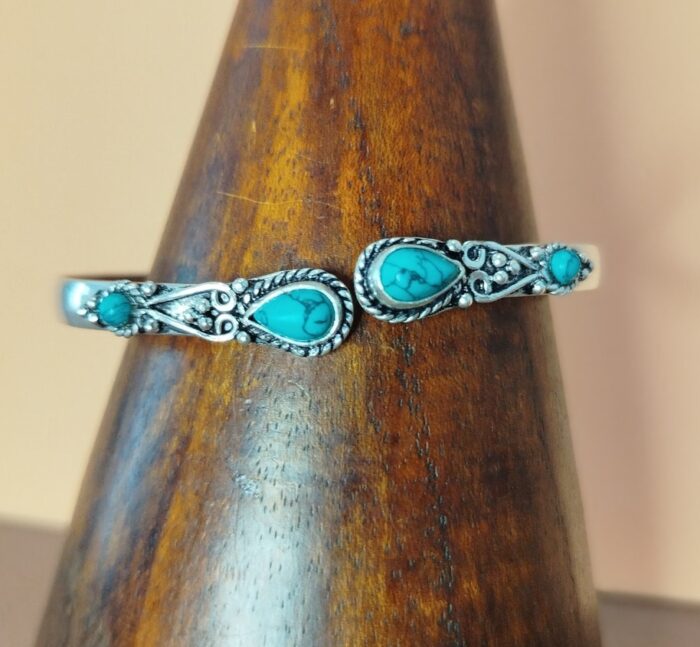 Pulseras Étnicas Rígidas con Perlas