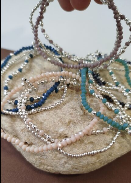 Pulsera Elástica Tres Filas de Cuentas