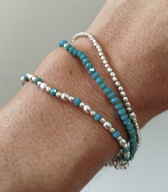 Pulsera Elástica Tres Filas de Cuentas