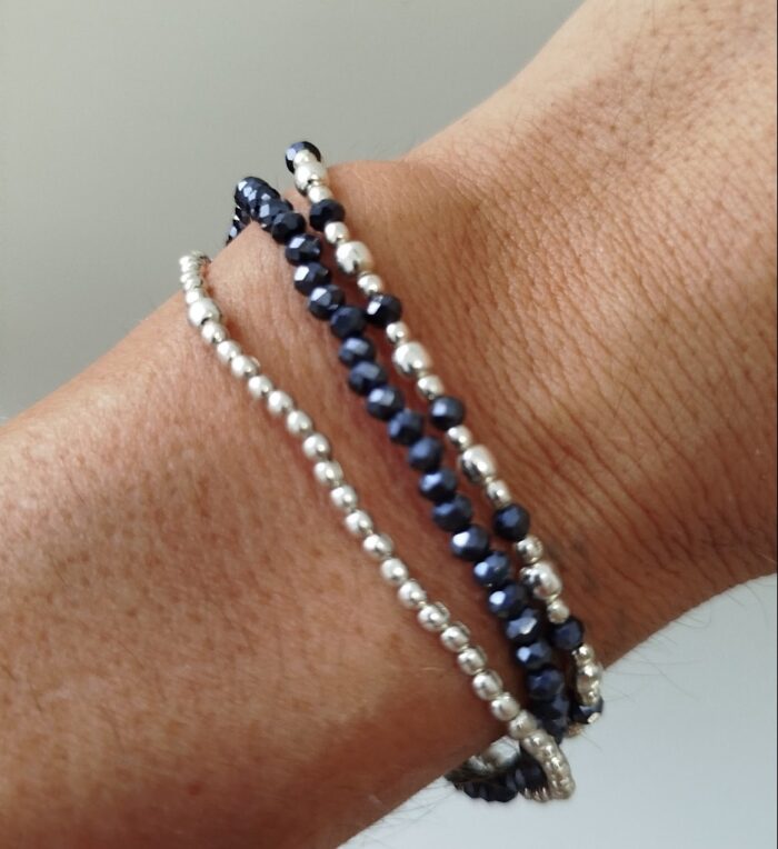 Pulsera Elástica Tres Filas de Cuentas