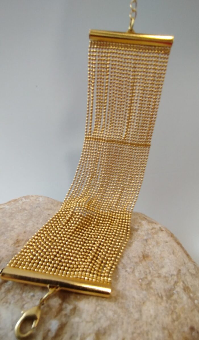 Pulsera Multicapa Cuentas Dorada