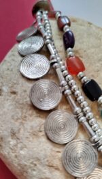 Brazalete Tres Hilos Colores y Medallas Plateada