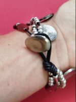 Brazalete Tres Hilos Colores y Medallas Plateada