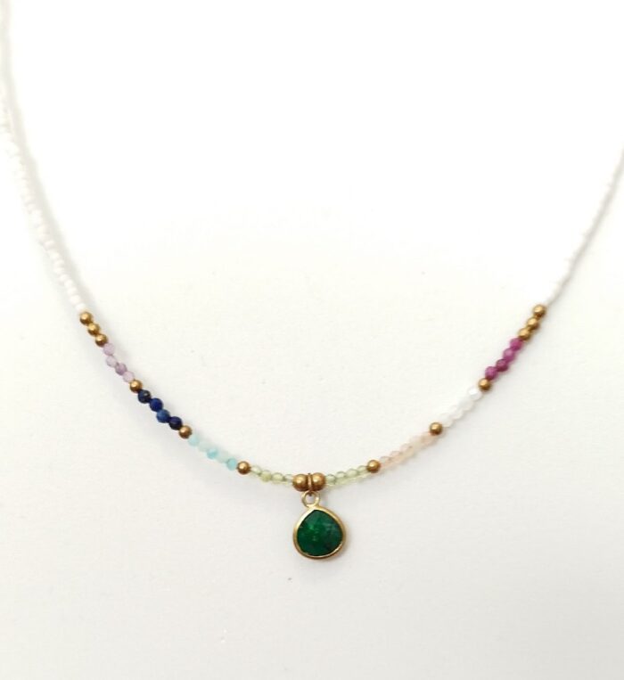 Collar Cuentas y Gota de Piedra