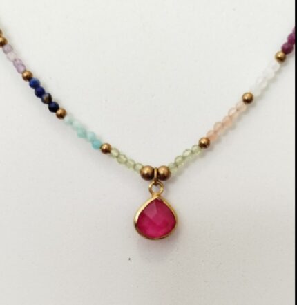 Collar Cuentas y Gota de Piedra