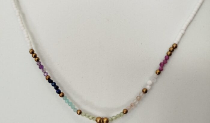 Collar Cuentas y Gota de Piedra
