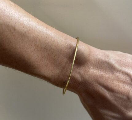 Pulsera rígida - Hilo simple y fino