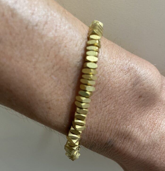 Pulsera elástica con perlas finas