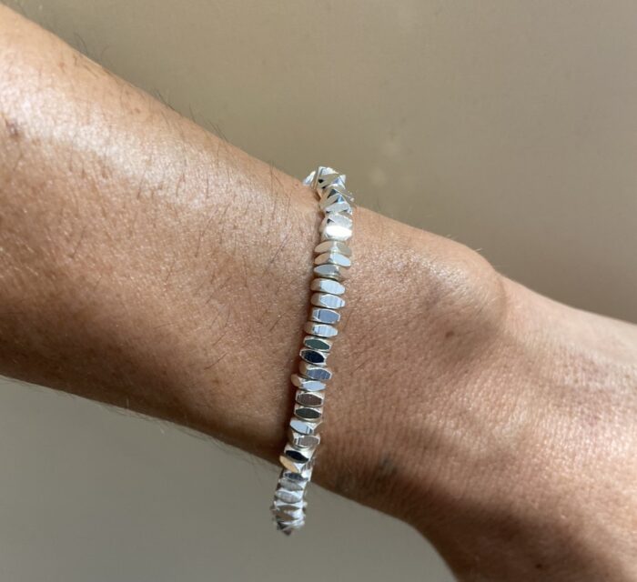 Pulsera elástica con perlas finas