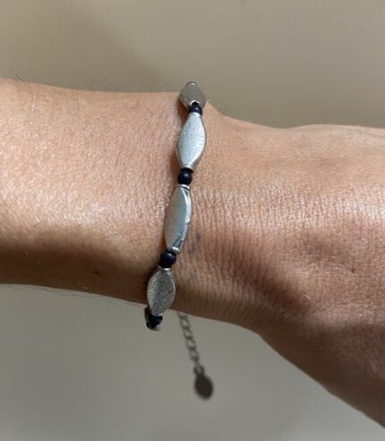 Pulseras con perlas alargadas