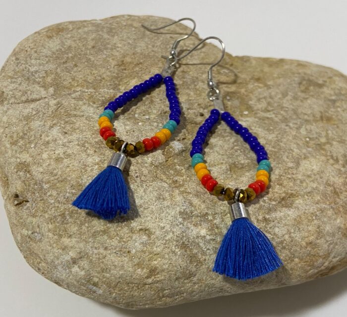 Pendientes con cuentas y borla