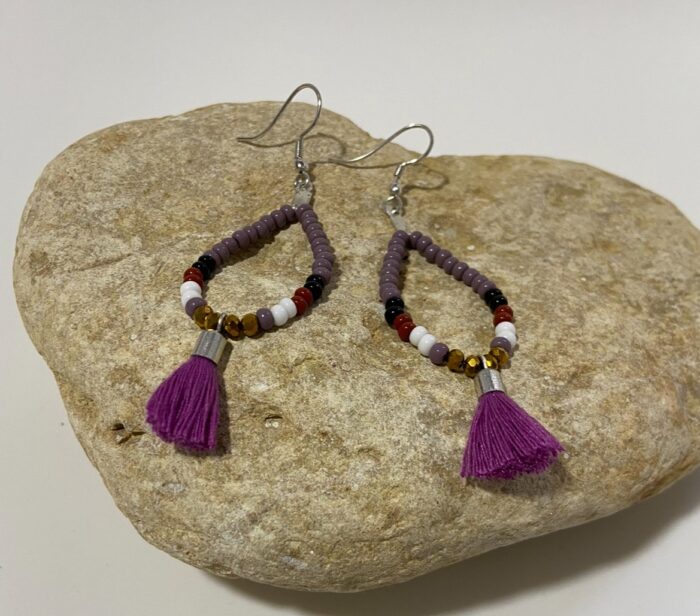Pendientes con cuentas y borla