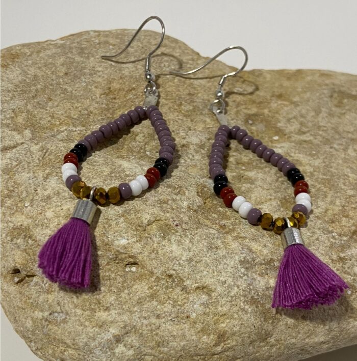 Pendientes con cuentas y borla