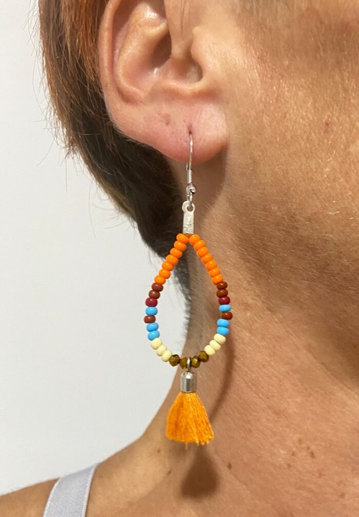 Pendientes con cuentas y borla