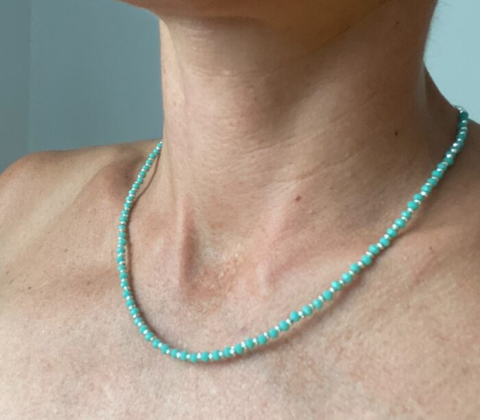 Collar cuentas de colores - plateado