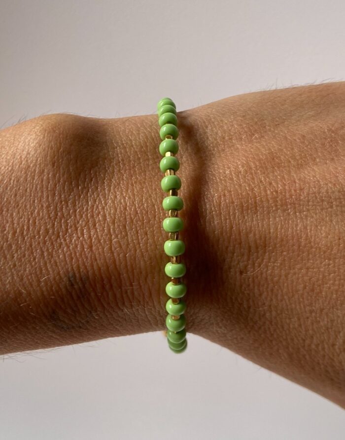 Pulsera Perlas de Colores y base oro