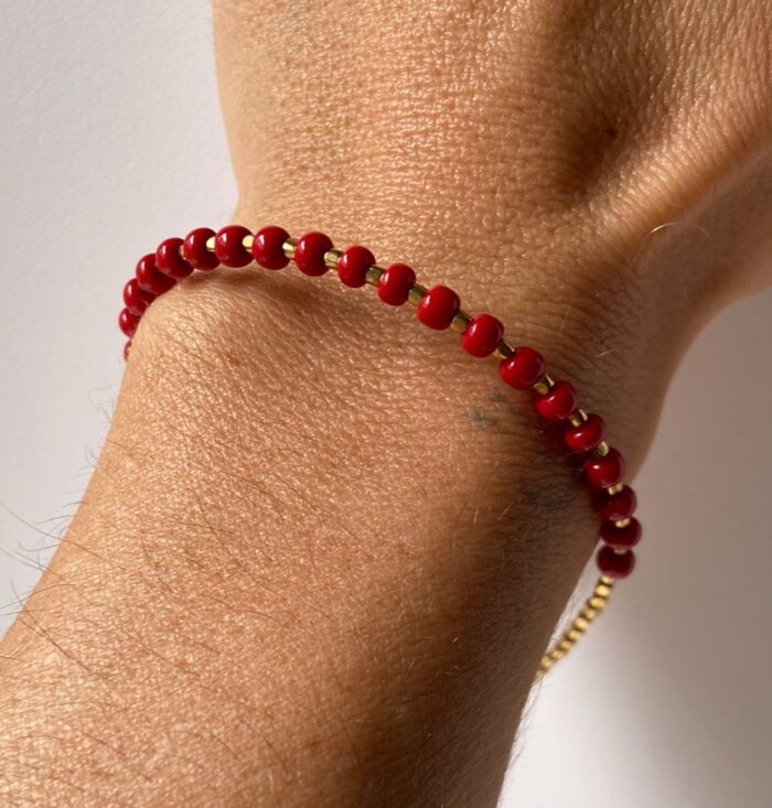 Pulsera Perlas de Colores y base oro