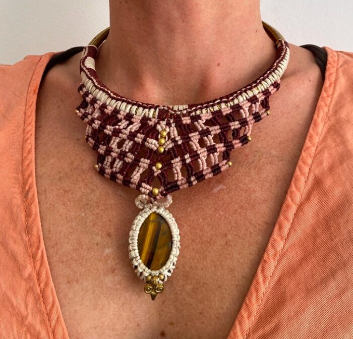 "Tramas de Oriente"- Collar choker de macramè
