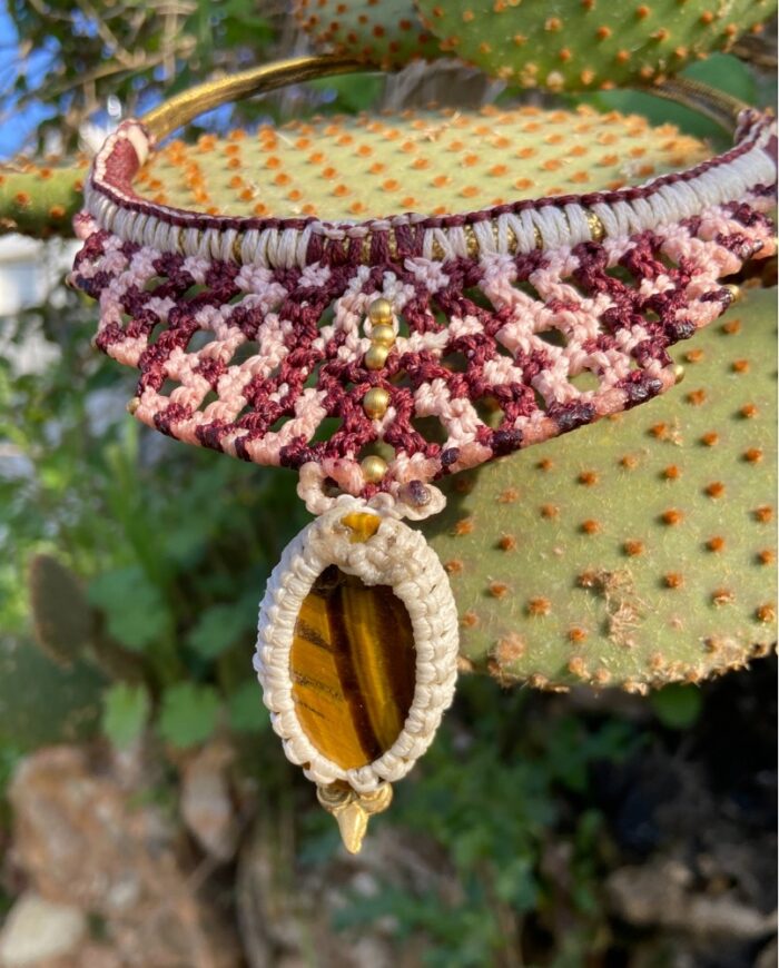 "Tramas de Oriente"- Collar choker de macramè