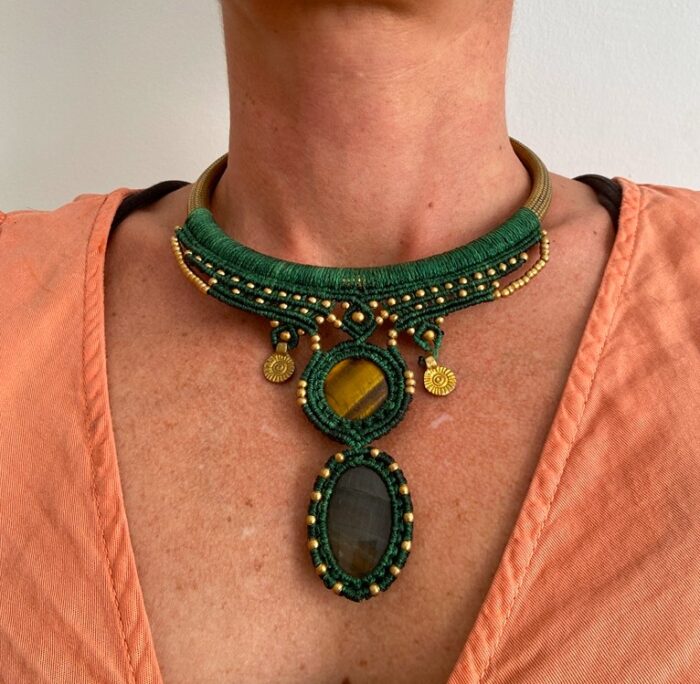 "Tramas de Oriente"- Collar choker de macramè
