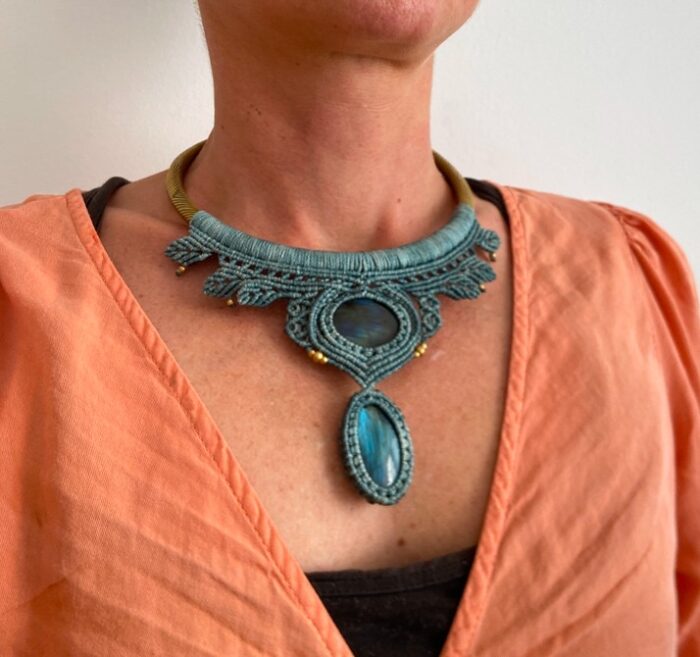 "Tramas de Oriente"- Collar choker de macramè