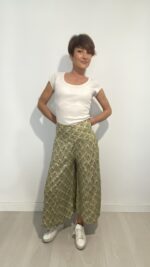 Pantalón capri ancho (largo tres cuartos) - Naisha Handmade Designs