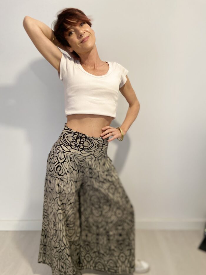Pantalón capri ancho (largo tres cuartos) - Naisha Handmade Designs