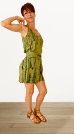 Pantalones cortos boho con cintura elástica y detalle de tejidos. Frescos, cómodos y perfectos para un look boho chic y casual.