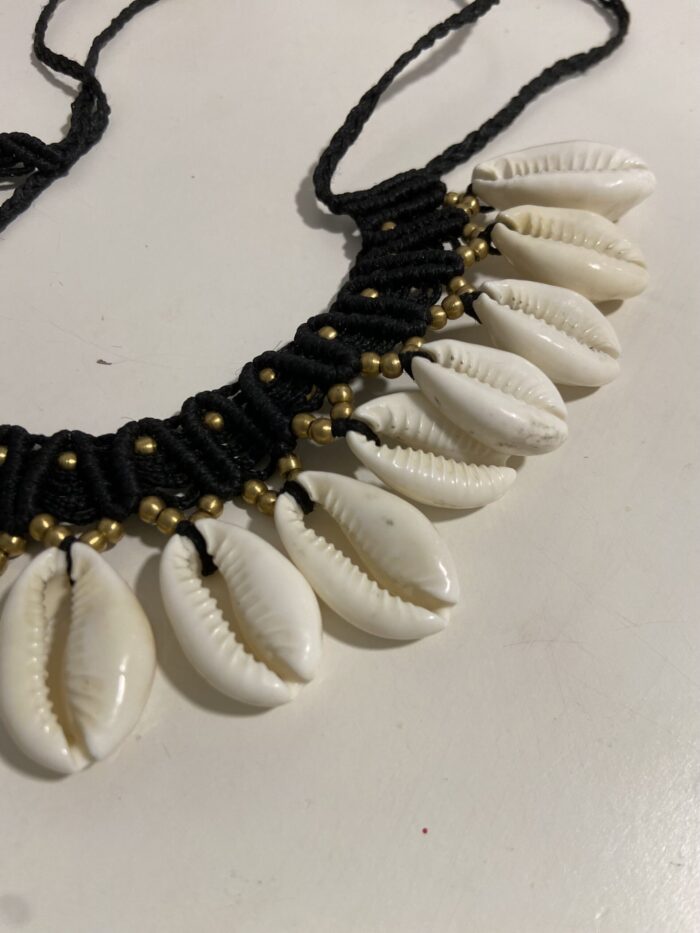 Collar de Conchas y Macramè – Hecho a Mano y Ajustable