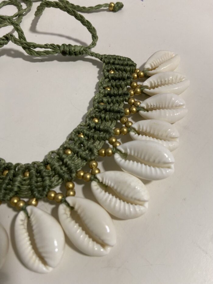 Collar de Conchas y Macramè – Hecho a Mano y Ajustable