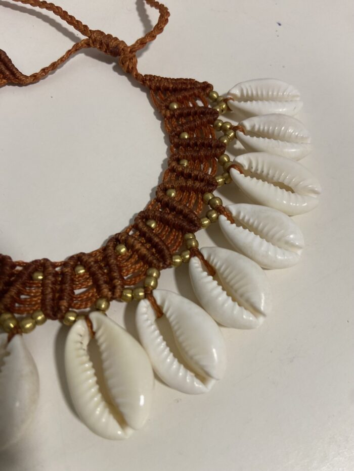 Collar de Conchas y Macramè – Hecho a Mano y Ajustable
