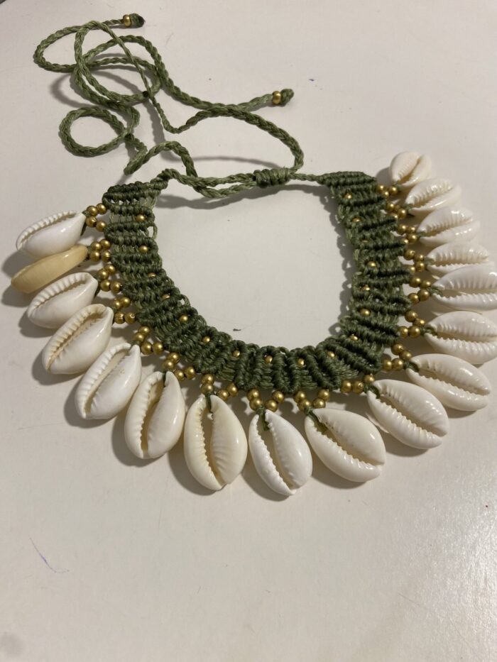Collar de Conchas y Macramè – Hecho a Mano y Ajustable