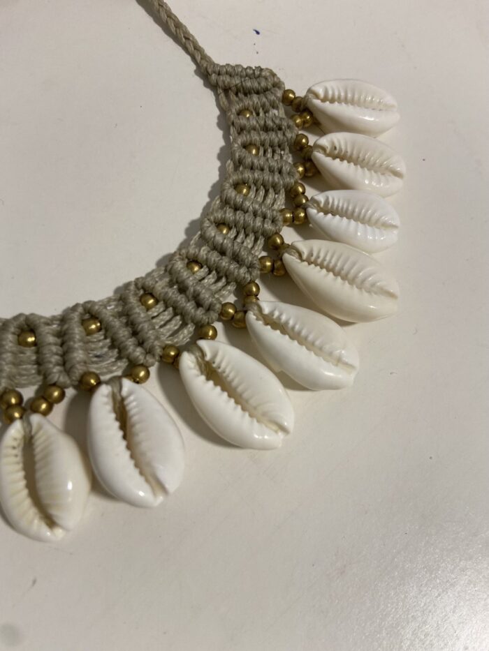Collar de Conchas y Macramè – Hecho a Mano y Ajustable