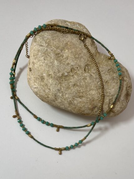 Collar Largo Multivuelta con Cuentas y Dijes