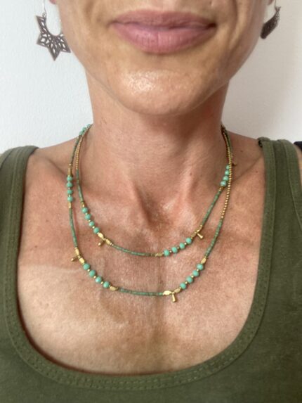 Collar Largo Multivuelta con Cuentas y Dijes