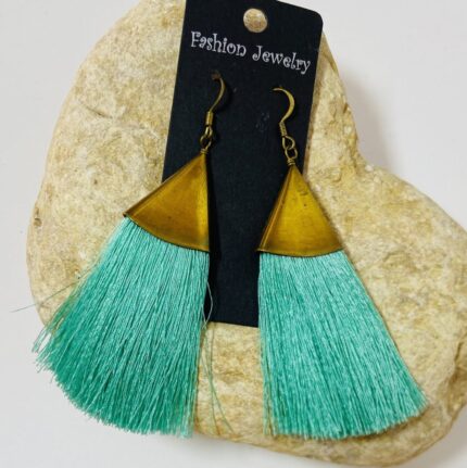 Pendientes Artesanales con Cuentas y Borlas Grandes