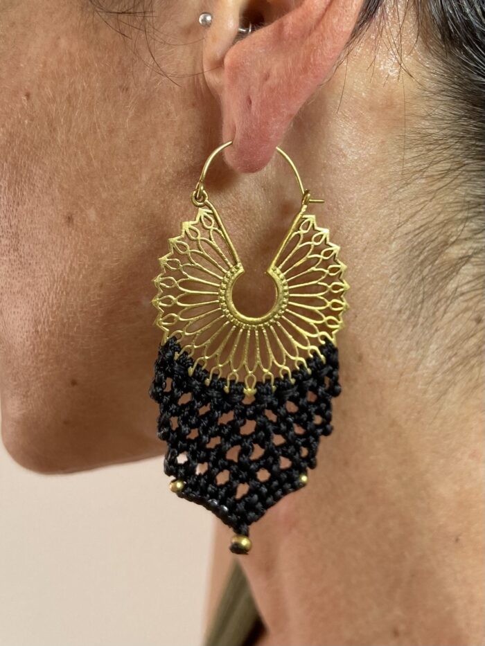 Pendientes de Macramé con Base Dorada o Plateada