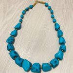 Collar con Piedras Grandes