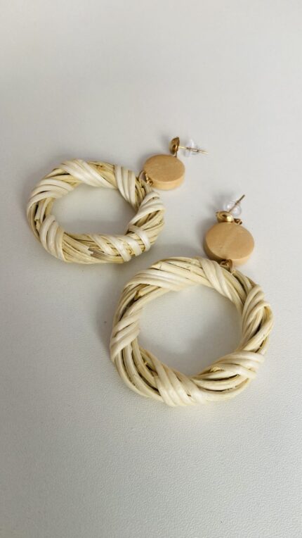 Pendientes artesanales de paja y madera | Ligeros estilo boho para verano