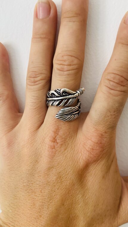 Anillo Pluma de Plata – Ajustable y artesanal de la India